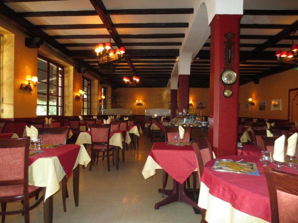 Hotellerie Du Centre Salies-du-Salat Esterno foto